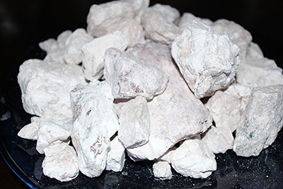 Edible white crunchy kaolin clay