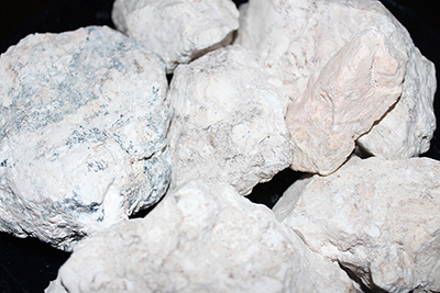 Edible white crunchy kaolin clay