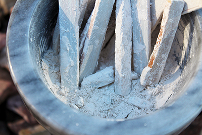 Powdery slate chalk sticks that are edible and tasty